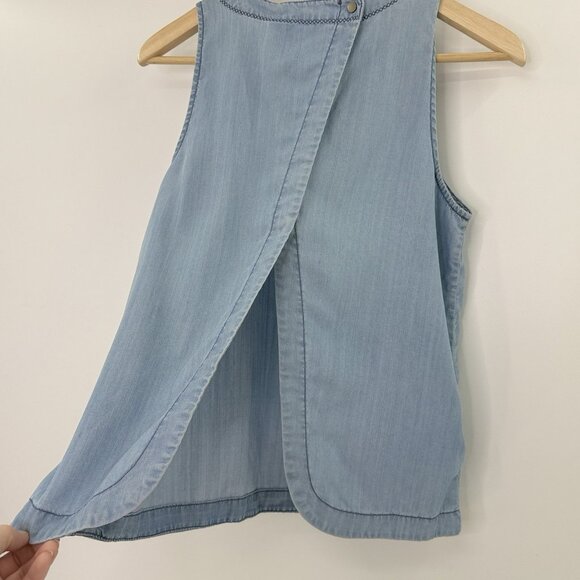 GAP Women’s 100% Lyocell Sleeveless Chambray Blouse Size XS Boho FLAWS - Picture 6 of 10